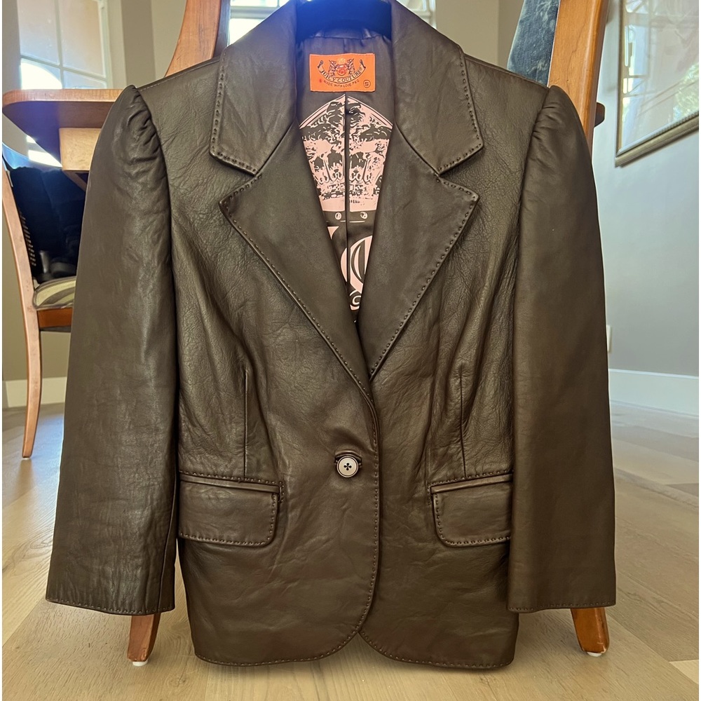 Beautiful Juicy couture brown lamb skin leather cropped blazer with 3/4 sleeves